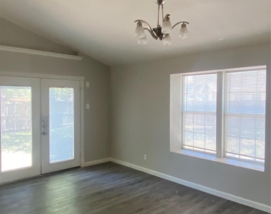2516 Trinity Street - Photo Thumbnail 6