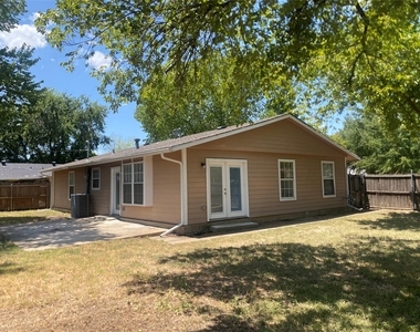 2516 Trinity Street - Photo Thumbnail 15