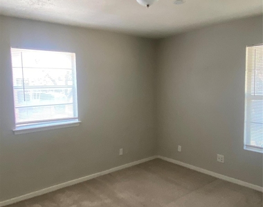 2516 Trinity Street - Photo Thumbnail 9