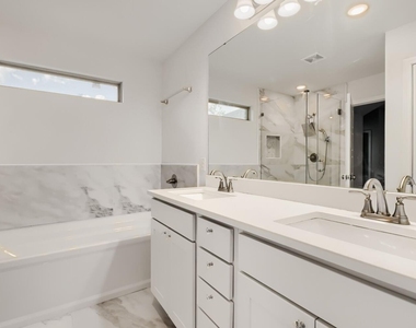 1300 Avenue C - Photo Thumbnail 9