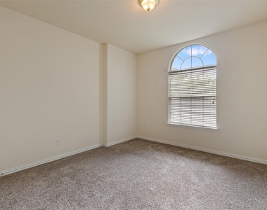 4409 Mitchell Lane - Photo Thumbnail 14