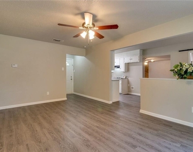 7820 Kermit Avenue - Photo Thumbnail 5