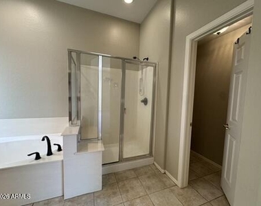 26216 N 73rd Avenue - Photo Thumbnail 12