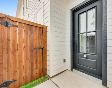 2408 Boyd Street - Photo Thumbnail 2
