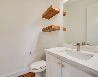 2408 Boyd Street - Photo Thumbnail 9