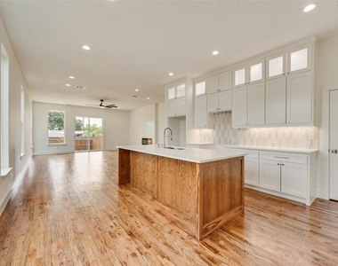 2408 Boyd Street - Photo Thumbnail 4