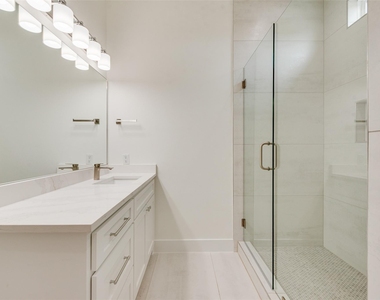 2408 Boyd Street - Photo Thumbnail 12