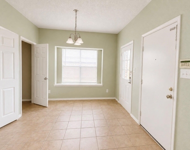 7900 Squire Lane - Photo Thumbnail 7