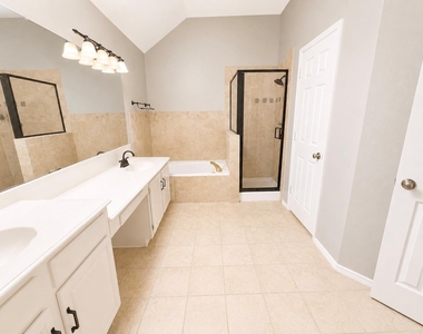 7900 Squire Lane - Photo Thumbnail 15