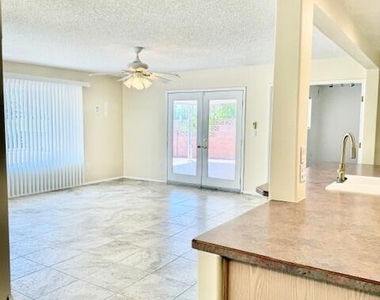 11801 N Coggins Drive - Photo Thumbnail 7