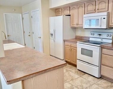 11801 N Coggins Drive - Photo Thumbnail 4