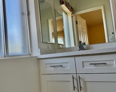 11801 N Coggins Drive - Photo Thumbnail 20