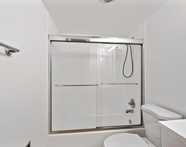 401 Golden Isles Drive - Photo Thumbnail 7