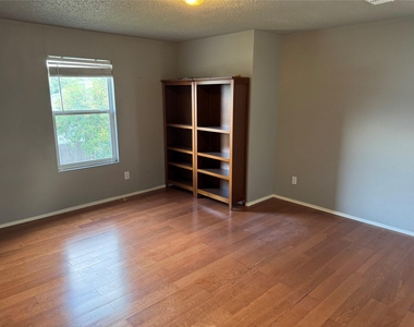4612 Bellcrest Drive - Photo Thumbnail 13