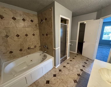 4612 Bellcrest Drive - Photo Thumbnail 28