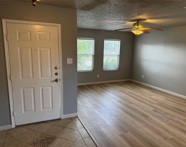 4612 Bellcrest Drive - Photo Thumbnail 4