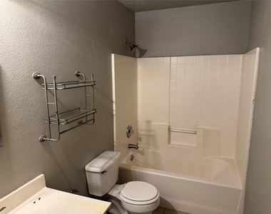 4612 Bellcrest Drive - Photo Thumbnail 19