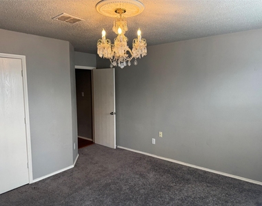 4612 Bellcrest Drive - Photo Thumbnail 18