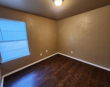 2917 Van Horn Avenue - Photo Thumbnail 12