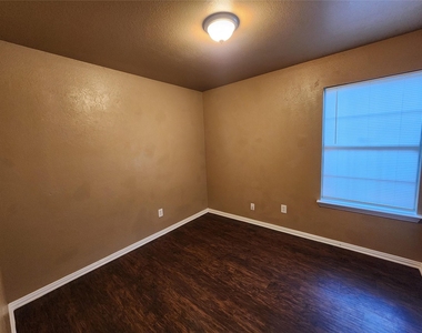 2917 Van Horn Avenue - Photo Thumbnail 15