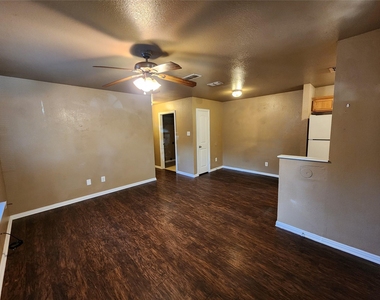2917 Van Horn Avenue - Photo Thumbnail 1