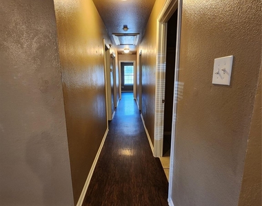 2917 Van Horn Avenue - Photo Thumbnail 7