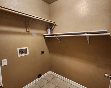 2917 Van Horn Avenue - Photo Thumbnail 17