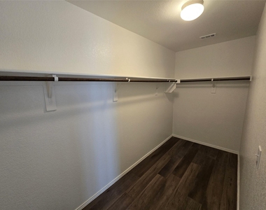 1126 Ainsley Lane - Photo Thumbnail 5