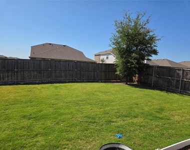 1126 Ainsley Lane - Photo Thumbnail 18
