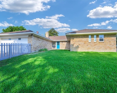 2400 Bengal Lane - Photo Thumbnail 24