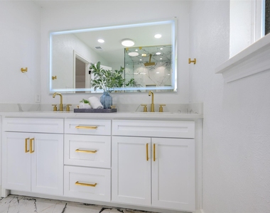 2400 Bengal Lane - Photo Thumbnail 21