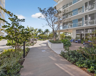220 Lake Shore Drive - Photo Thumbnail 54