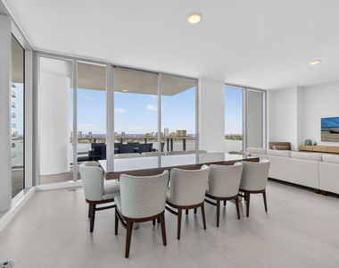 220 Lake Shore Drive - Photo Thumbnail 8