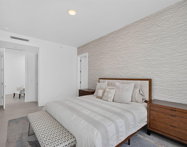 220 Lake Shore Drive - Photo Thumbnail 12