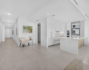 220 Lake Shore Drive - Photo Thumbnail 2
