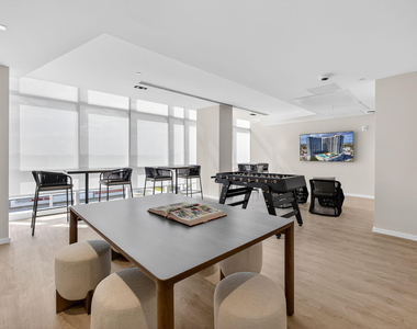 220 Lake Shore Drive - Photo Thumbnail 79