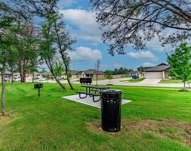 209 Fairmeade Drive - Photo Thumbnail 15