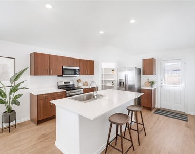 209 Fairmeade Drive - Photo Thumbnail 3