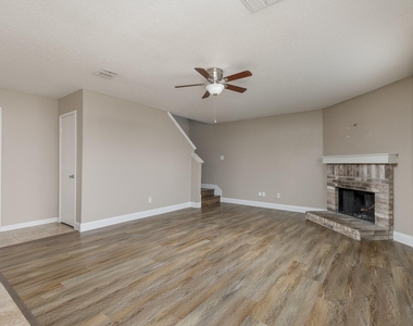 2228 Bradford Pear Drive - Photo Thumbnail 8