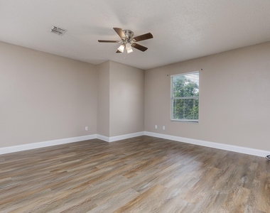 2228 Bradford Pear Drive - Photo Thumbnail 19