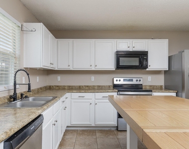 2228 Bradford Pear Drive - Photo Thumbnail 12