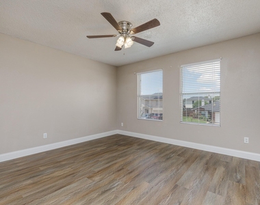 2228 Bradford Pear Drive - Photo Thumbnail 23