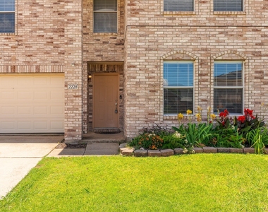 2228 Bradford Pear Drive - Photo Thumbnail 3