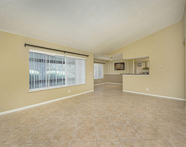 815 W Boynton Beach Boulevard - Photo Thumbnail 1