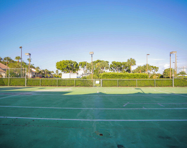 815 W Boynton Beach Boulevard - Photo Thumbnail 28