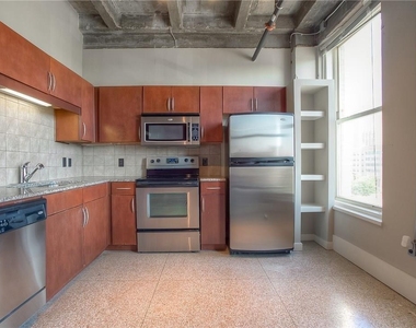 221 W Lancaster Avenue - Photo Thumbnail 16