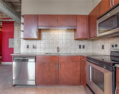 221 W Lancaster Avenue - Photo Thumbnail 17