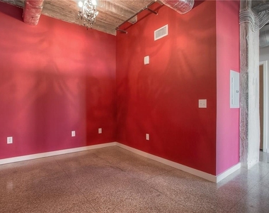 221 W Lancaster Avenue - Photo Thumbnail 8