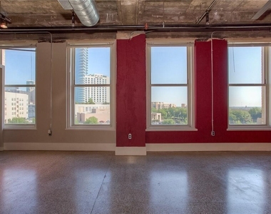 221 W Lancaster Avenue - Photo Thumbnail 12