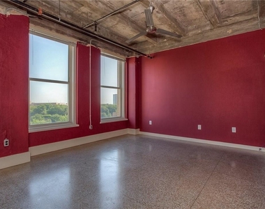 221 W Lancaster Avenue - Photo Thumbnail 11